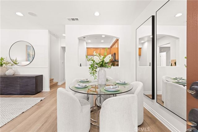76 Trailing Vine, Irvine, CA 92602