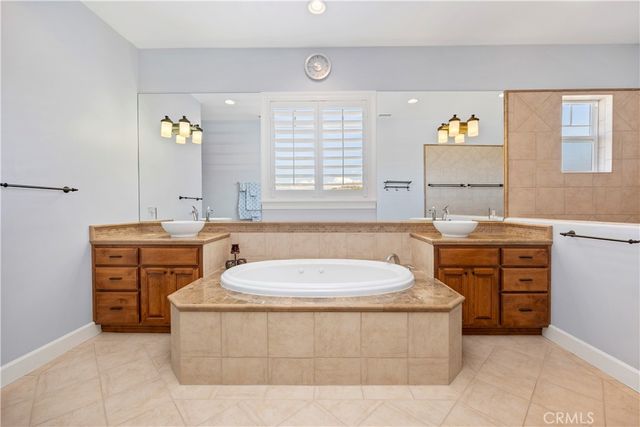 39968 39968 Calle Breve, Temecula, CA 92592