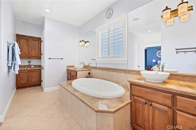 39968 39968 Calle Breve, Temecula, CA 92592