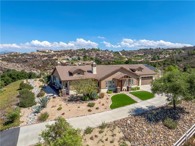 39968 39968 Calle Breve, Temecula, CA 92592