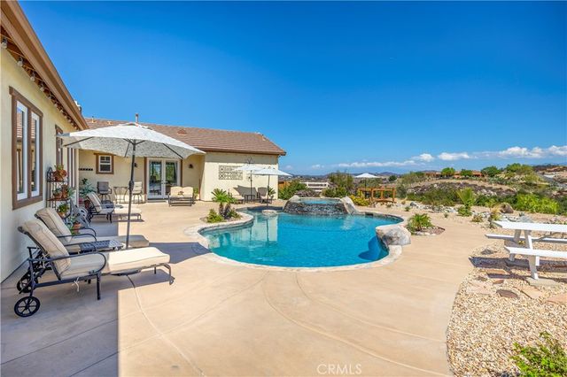 39968 39968 Calle Breve, Temecula, CA 92592