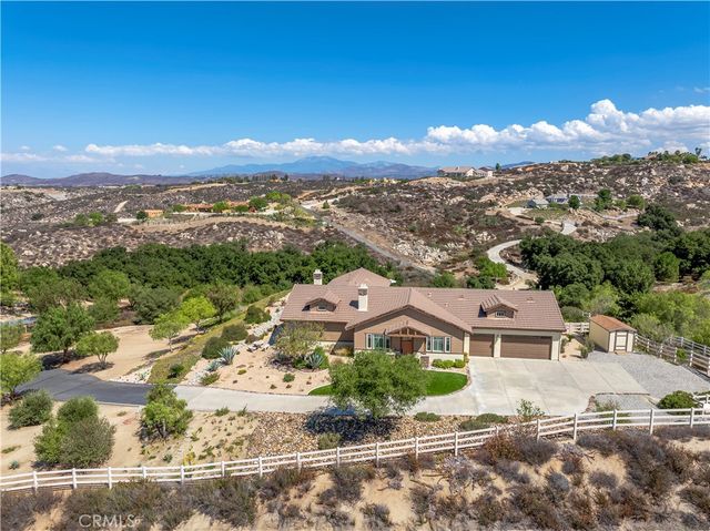 39968 39968 Calle Breve, Temecula, CA 92592