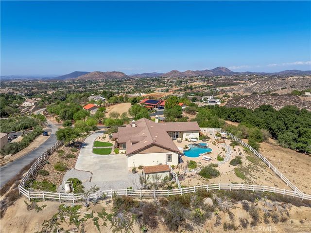 39968 39968 Calle Breve, Temecula, CA 92592