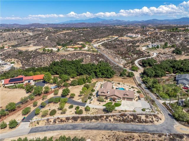 39968 39968 Calle Breve, Temecula, CA 92592