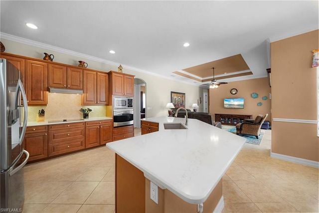 10053 Lions Bay CT, Naples, FL 34120