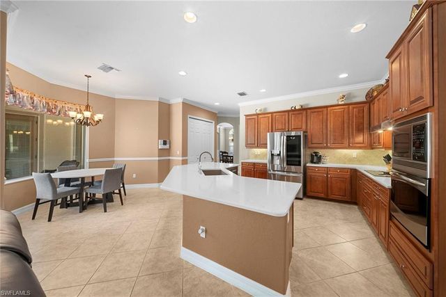 10053 Lions Bay CT, Naples, FL 34120