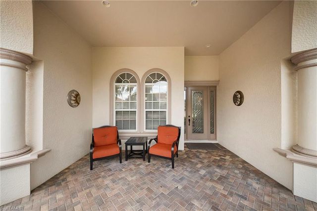 10053 Lions Bay CT, Naples, FL 34120