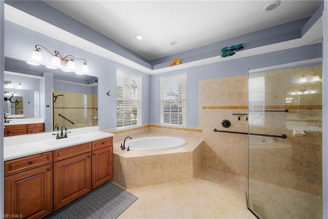 10053 Lions Bay CT, Naples, FL 34120