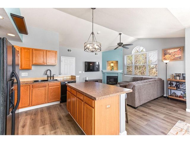 2011 Grays Peak Dr 204, Loveland, CO 80538
