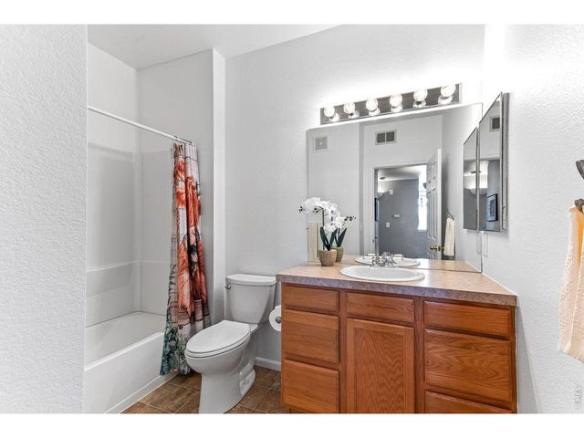 2011 Grays Peak Dr 204, Loveland, CO 80538