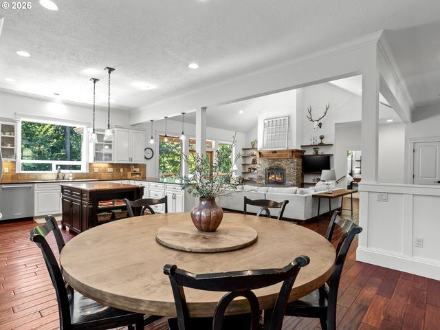8755 Se KINGSWOOD Way, Damascus, OR 97089