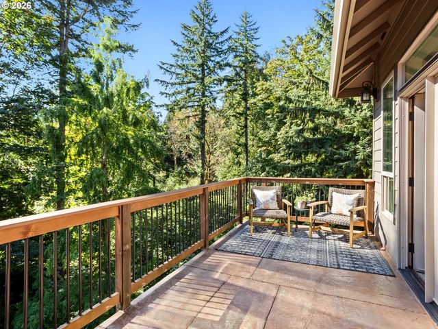 8755 Se KINGSWOOD Way, Damascus, OR 97089