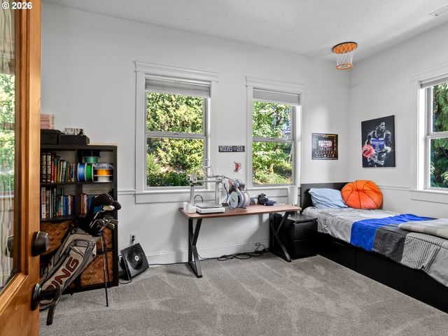 8755 Se KINGSWOOD Way, Damascus, OR 97089