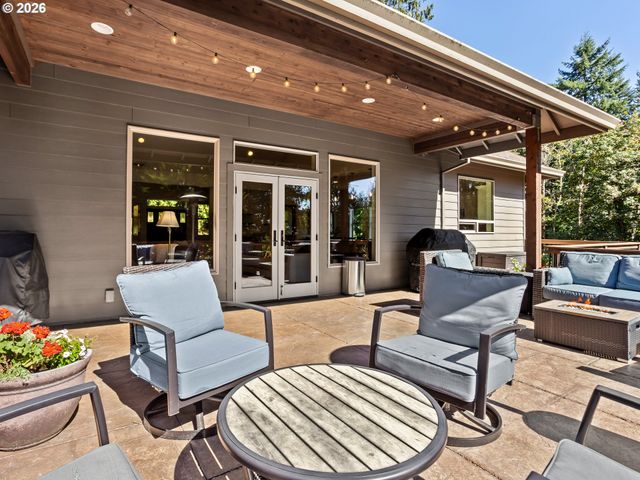 8755 Se KINGSWOOD Way, Damascus, OR 97089