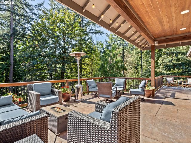 8755 Se KINGSWOOD Way, Damascus, OR 97089