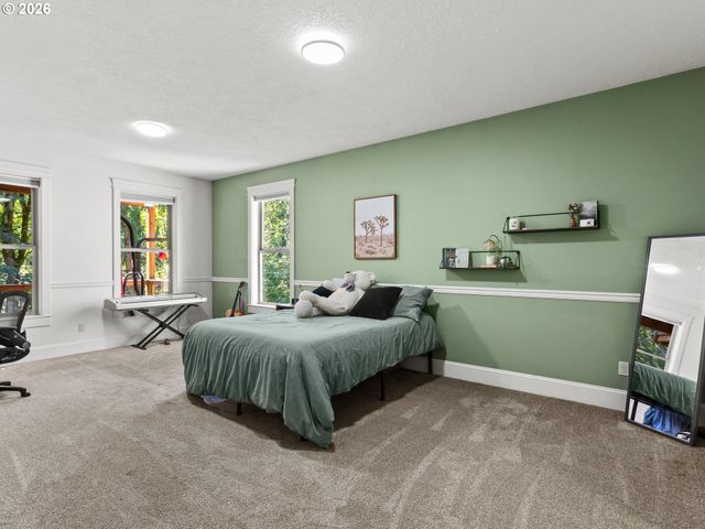 8755 Se KINGSWOOD Way, Damascus, OR 97089