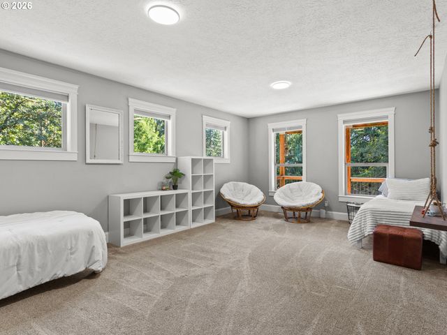 8755 Se KINGSWOOD Way, Damascus, OR 97089