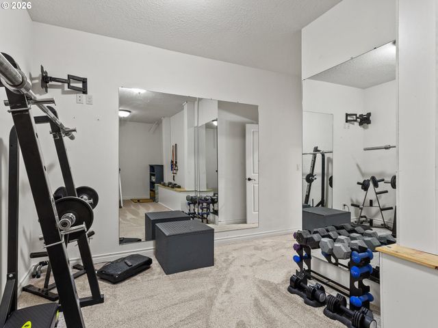 8755 Se KINGSWOOD Way, Damascus, OR 97089