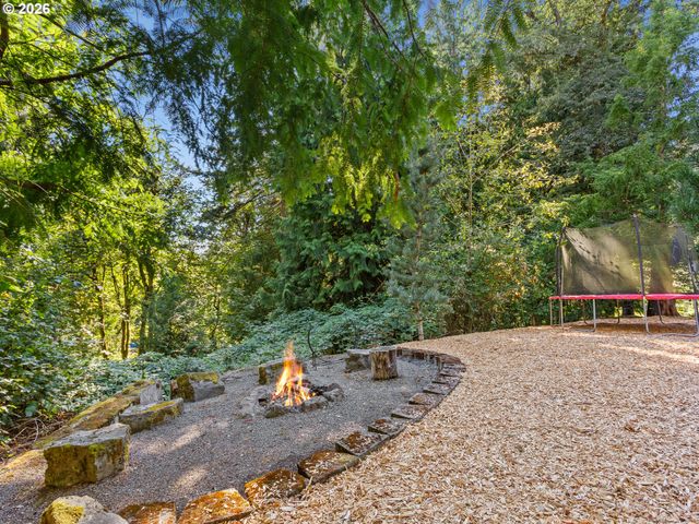 8755 Se KINGSWOOD Way, Damascus, OR 97089