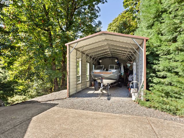 8755 Se KINGSWOOD Way, Damascus, OR 97089