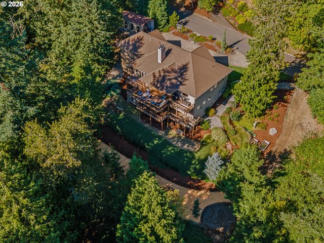 8755 Se KINGSWOOD Way, Damascus, OR 97089