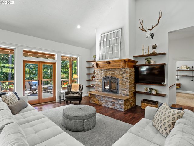 8755 Se KINGSWOOD Way, Damascus, OR 97089