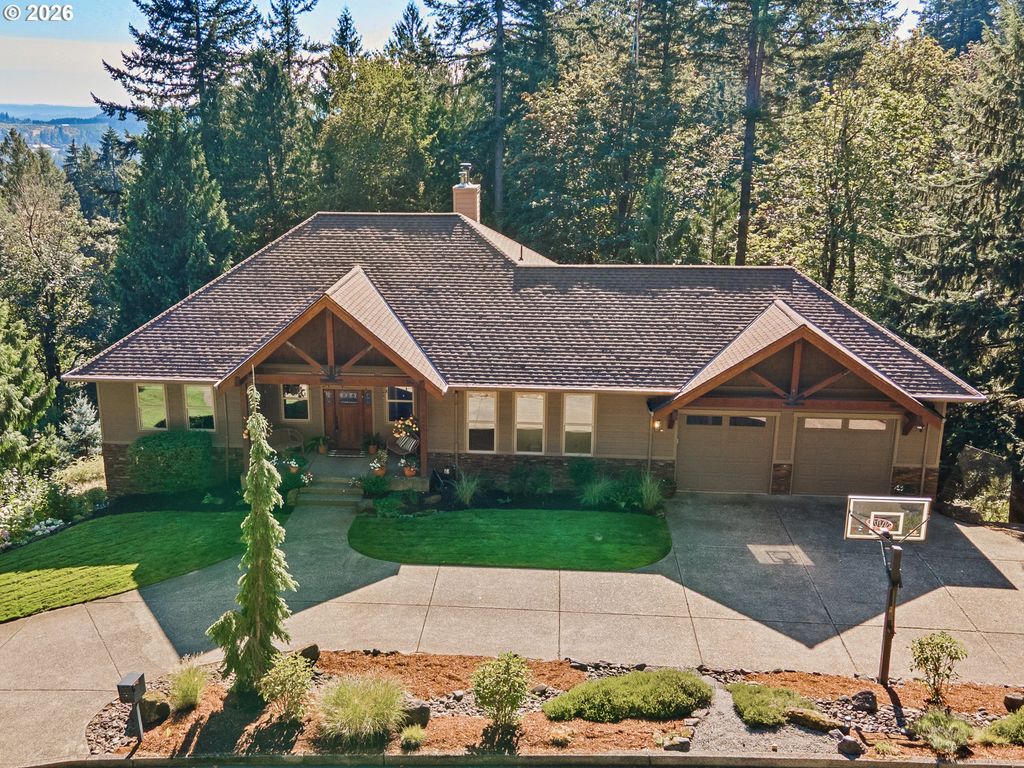 8755 Se KINGSWOOD Way, Damascus, OR 97089