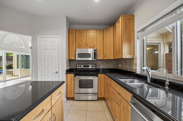4115 Rive Lane, Addison, TX 75001