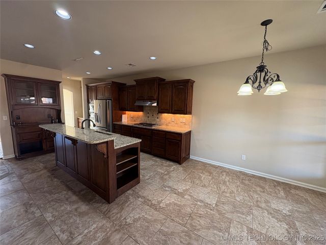 6079 E 143rd Street S, Bixby, OK 74008