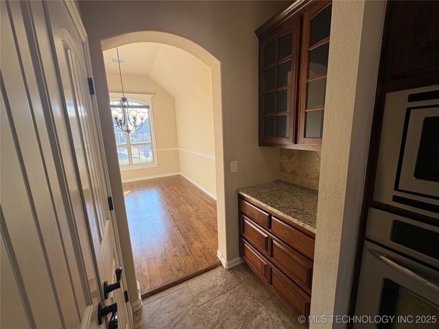 6079 E 143rd Street S, Bixby, OK 74008