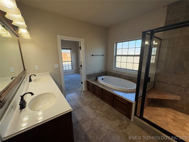 6079 E 143rd Street S, Bixby, OK 74008