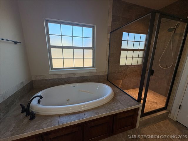 6079 E 143rd Street S, Bixby, OK 74008