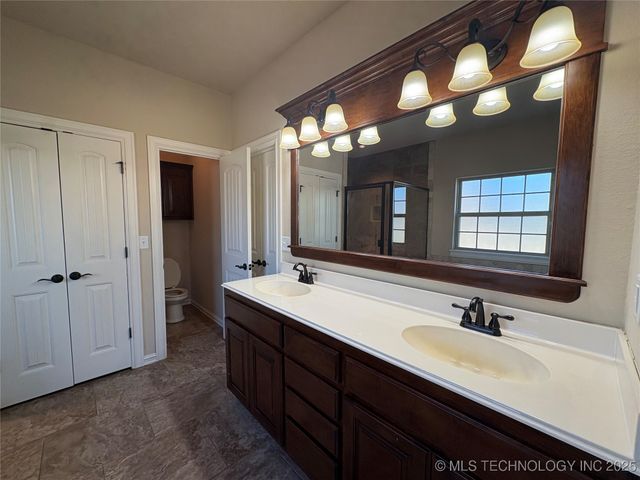 6079 E 143rd Street S, Bixby, OK 74008