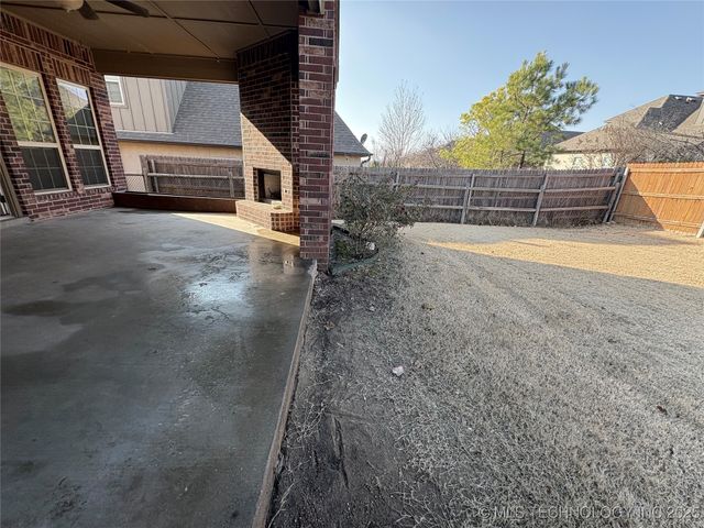 6079 E 143rd Street S, Bixby, OK 74008