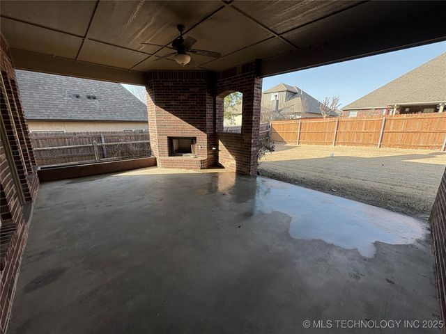 6079 E 143rd Street S, Bixby, OK 74008