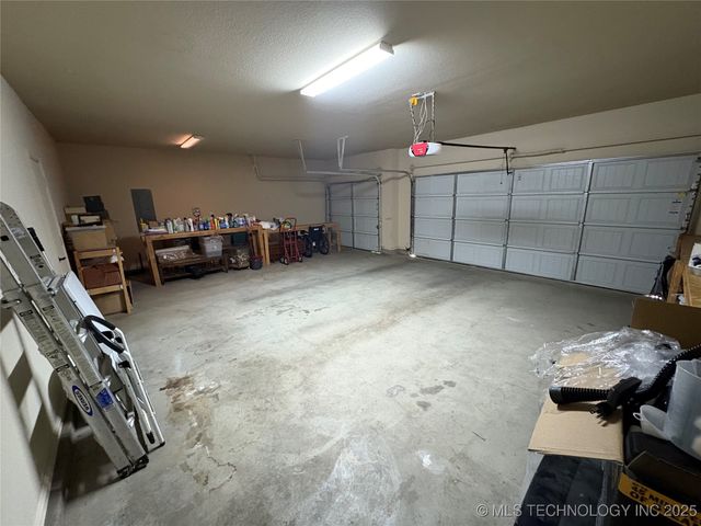 6079 E 143rd Street S, Bixby, OK 74008