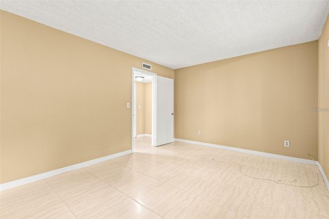 7510 PRESLEY PLACE 99-B, Tampa, FL 33617