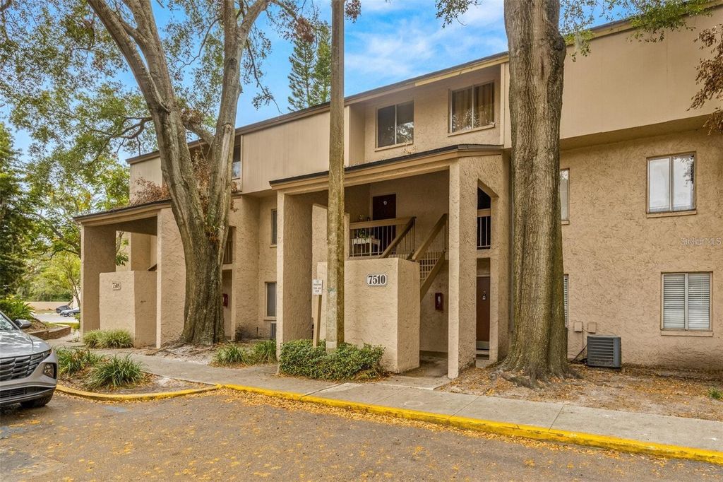 7510 PRESLEY PLACE 99-B, Tampa, FL 33617