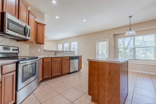 968 PERSIAN GDN, San Antonio, TX 78260