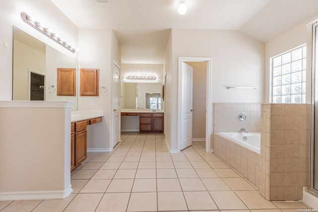 968 PERSIAN GDN, San Antonio, TX 78260
