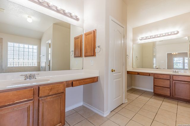 968 PERSIAN GDN, San Antonio, TX 78260