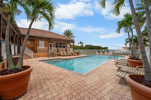 5000 CULBREATH KEY WAY 1-118, Tampa, FL 33611