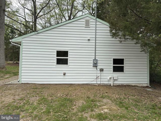 1605 LAKEVIEW DR, Colonial Beach, VA 22443