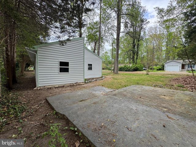 1605 LAKEVIEW DR, Colonial Beach, VA 22443