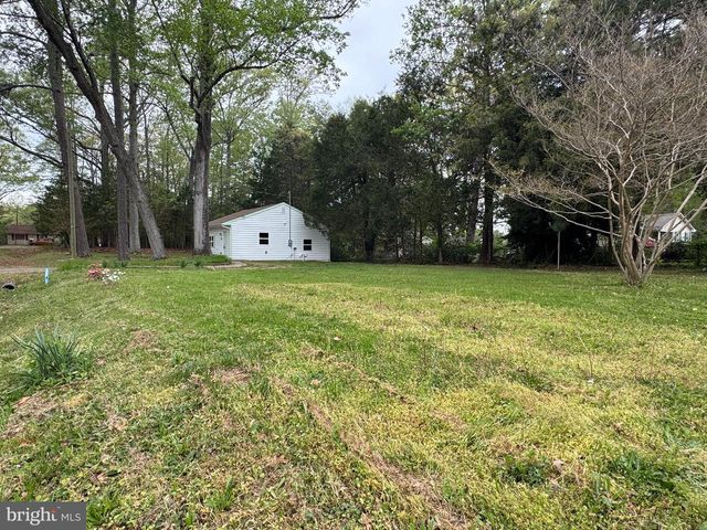 1605 LAKEVIEW DR, Colonial Beach, VA 22443