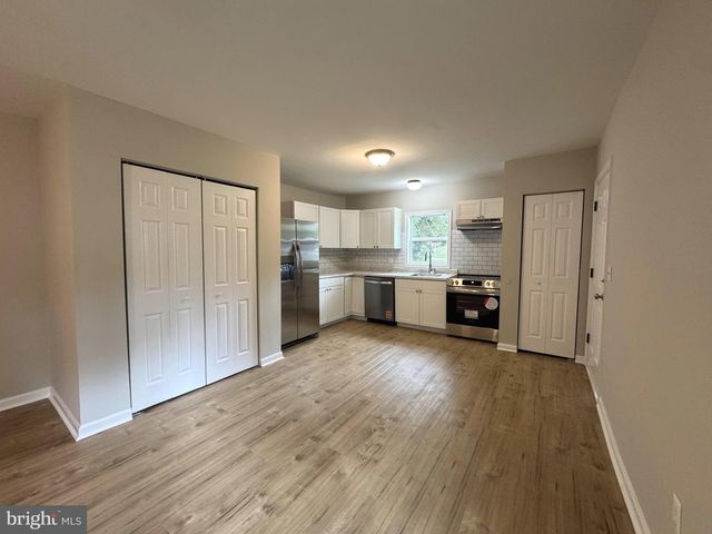 1605 LAKEVIEW DR, Colonial Beach, VA 22443