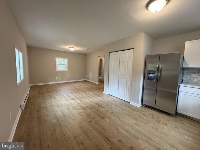 1605 LAKEVIEW DR, Colonial Beach, VA 22443