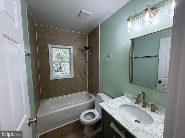 1605 LAKEVIEW DR, Colonial Beach, VA 22443