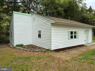 1605 LAKEVIEW DR, Colonial Beach, VA 22443