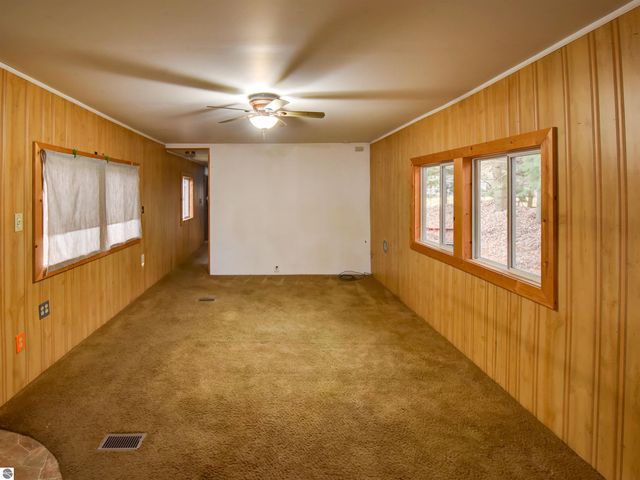 974 Parkway Drive, Tawas City, MI 48763